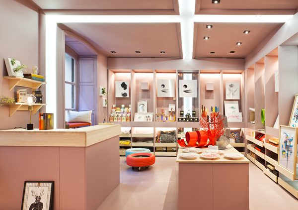 TIENDA DE DISEÑO “THE GIFT”, POR CARLOS AIRES