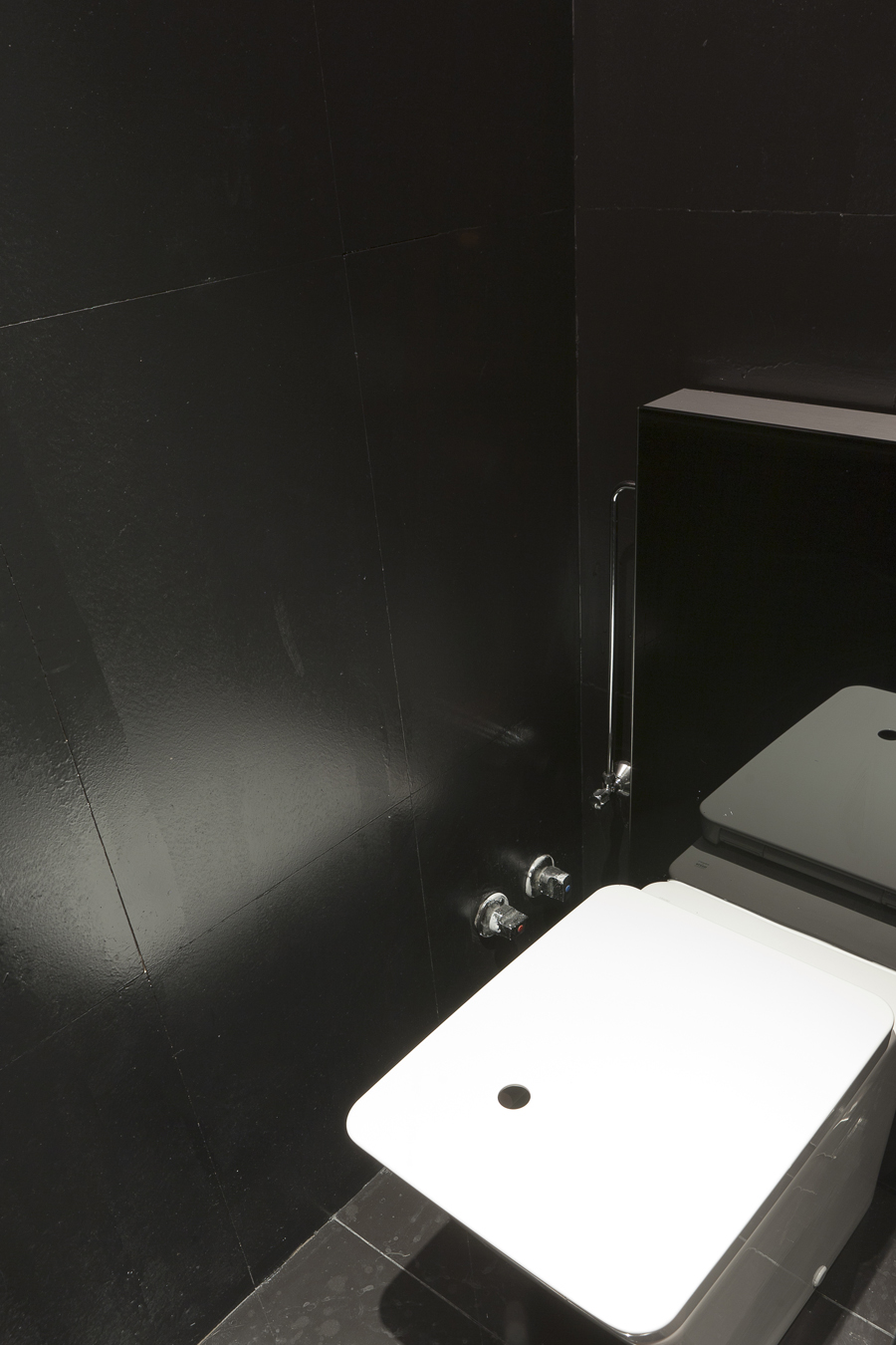 Baños públicos por S28 Arquitectura en Casa Decor Madrid 2011