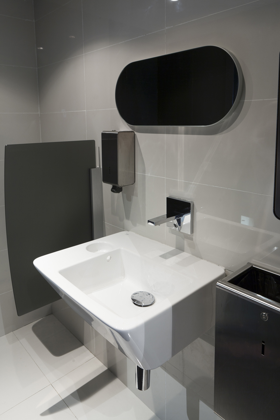 Baños públicos por S28 Arquitectura en Casa Decor Madrid 2011