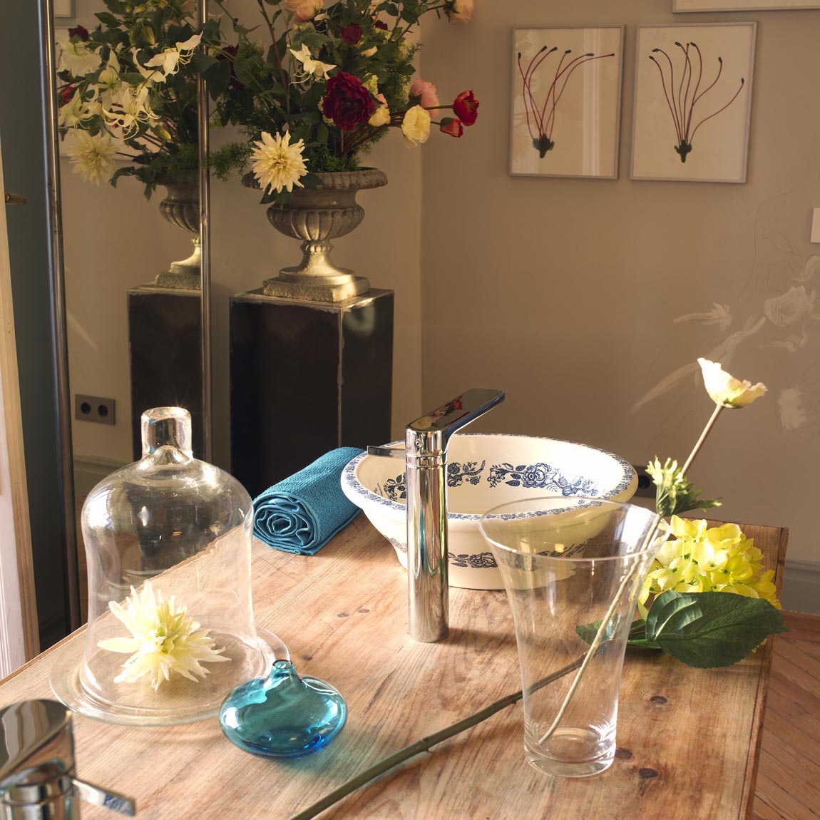 Carmen Barasona, cuarto de baño, "Flower Power" en Casa Decor 2012