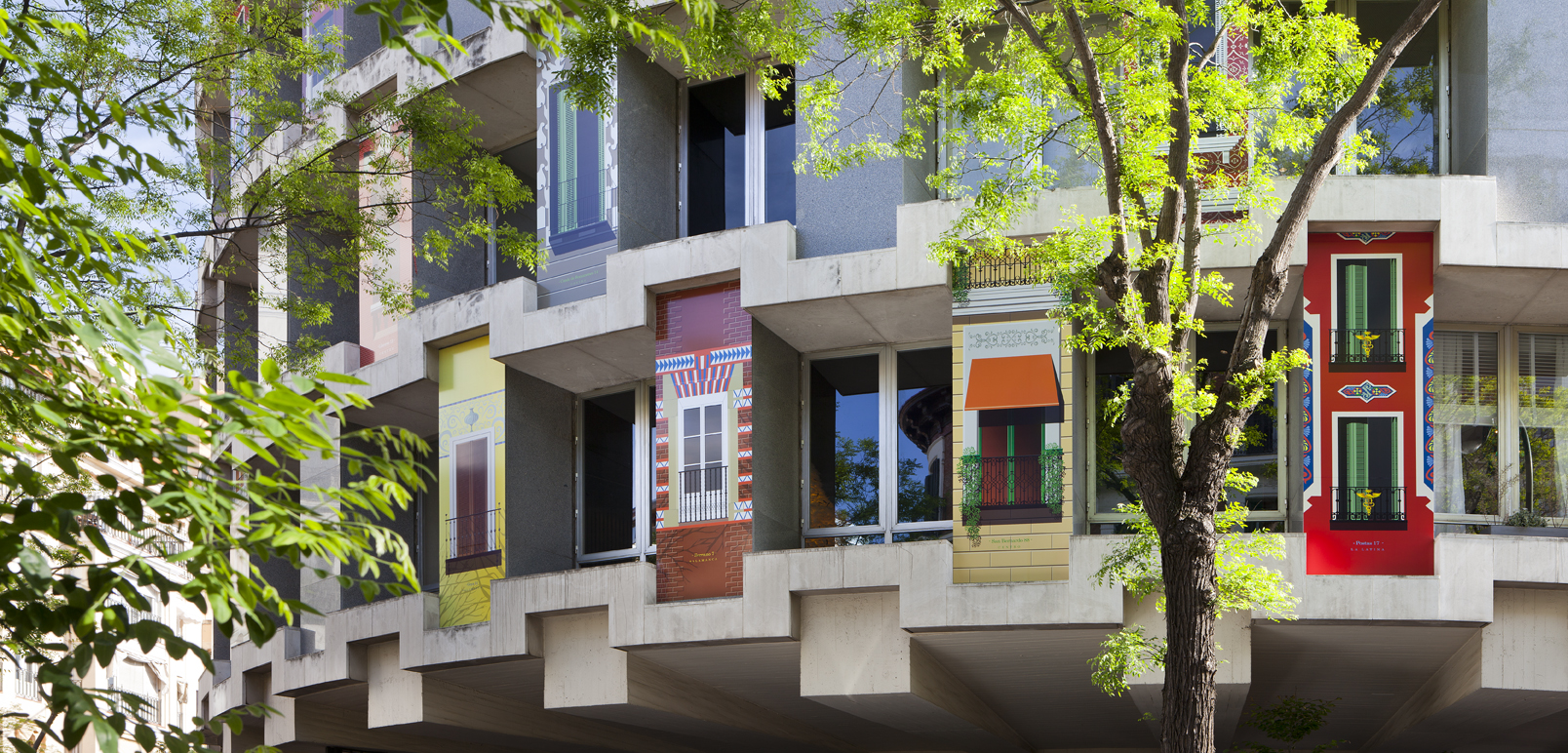 Fachada, galería y señalética por Egue y Seta en Casa Decor 2013