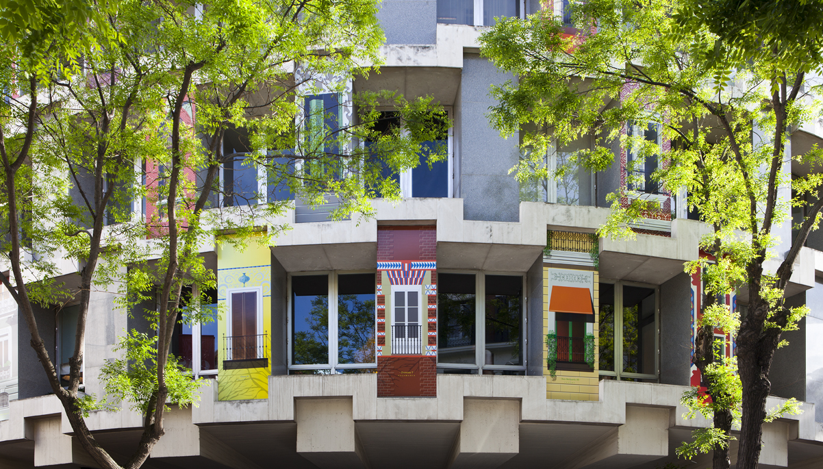 Fachada, galería y señalética por Egue y Seta en Casa Decor 2013