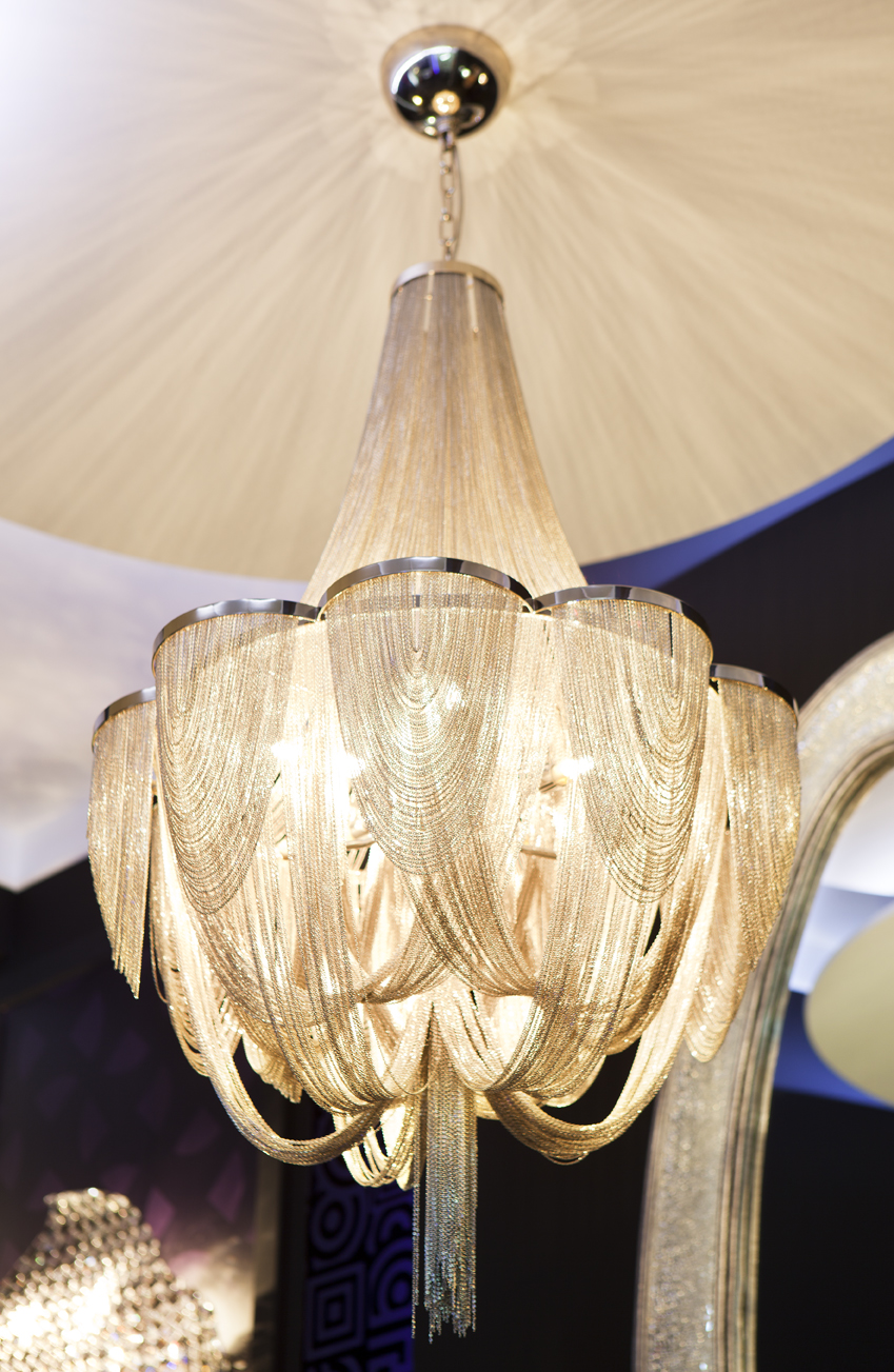 Salón con dos ambientes por Cabezuela & Asociados en Casa Decor 2013