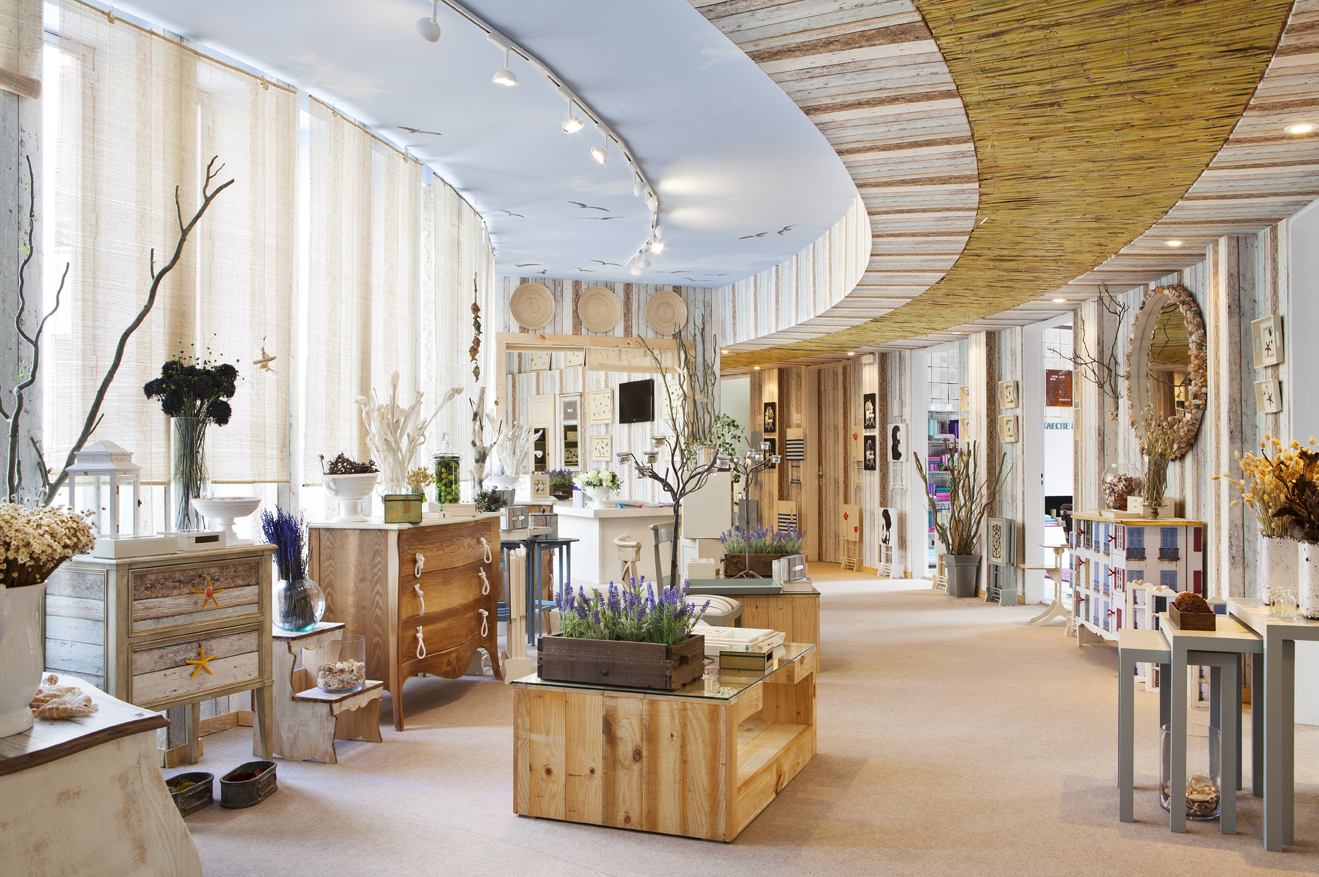 Exposición y venta de muebles y complementos de la Fundación Carmen Pardo-Valcarce