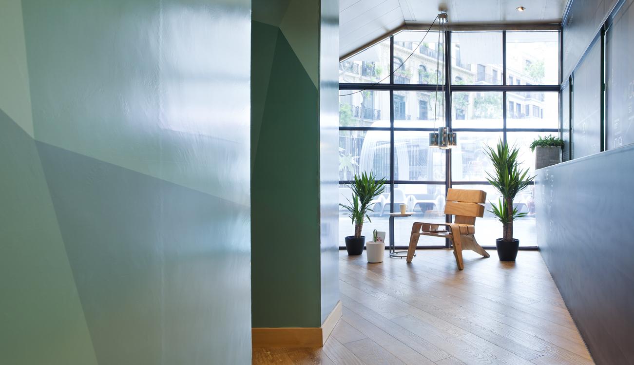 Fachada, galería y señalética por Egue y Seta en Casa Decor 2013