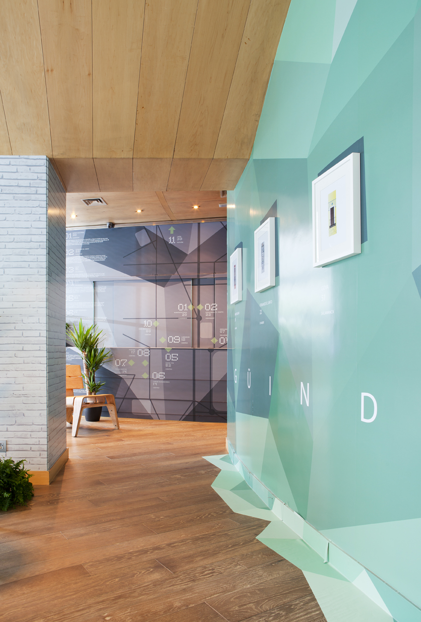 Fachada, galería y señalética por Egue y Seta en Casa Decor 2013