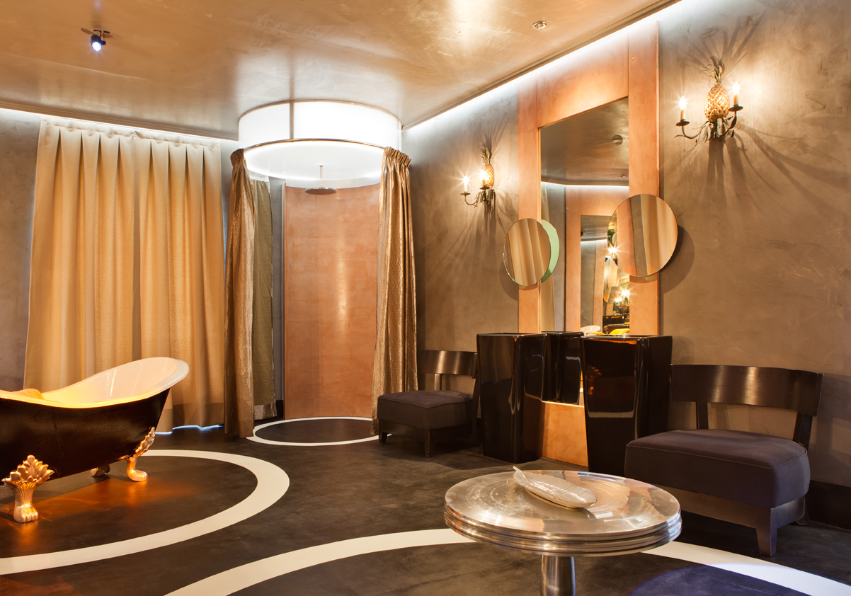Baño con tocador Elena Sacchetti, Enrique Martínez y Manuel Carmona en Casa Decor 2014