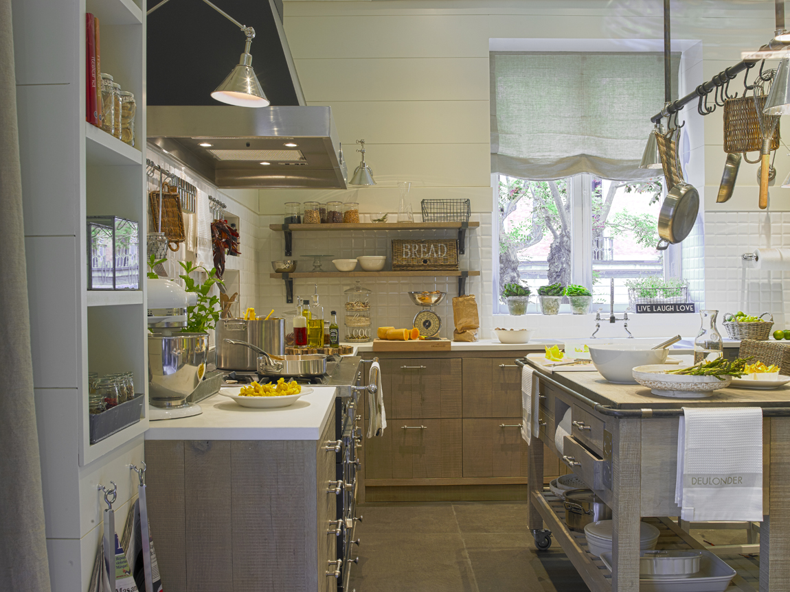 Cocina, comedor y despensa por Deulonder en Casa Decor 2014