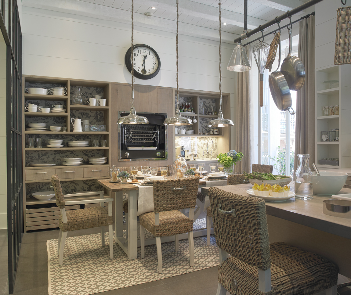 Cocina, comedor y despensa por Deulonder en Casa Decor 2014