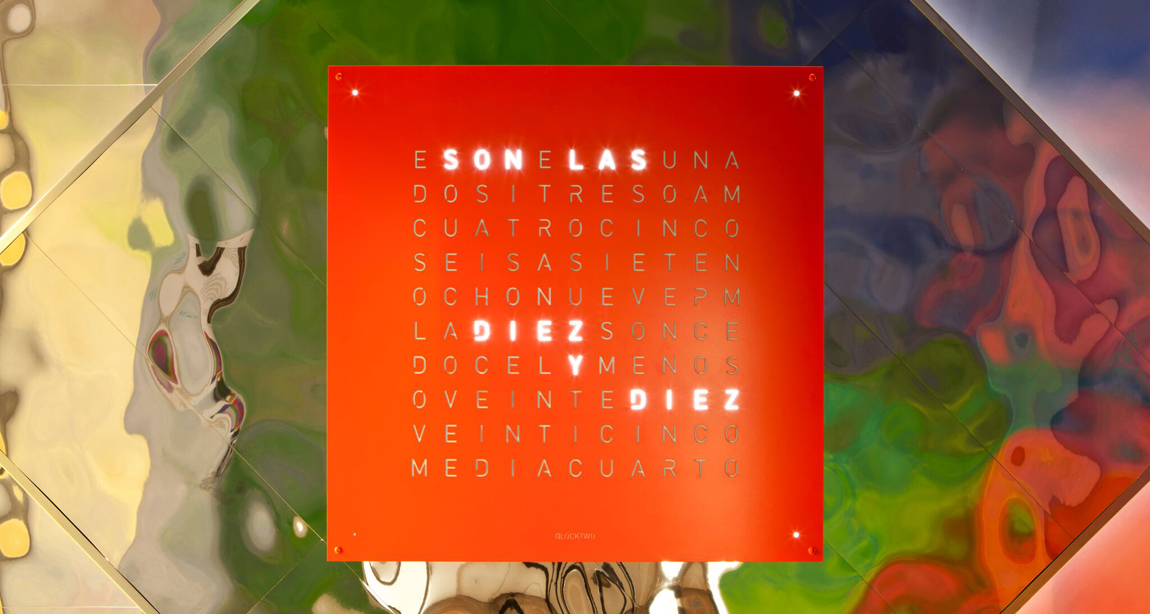 Virginia del Barco, espacio QLOCKTWO, “Time in words”