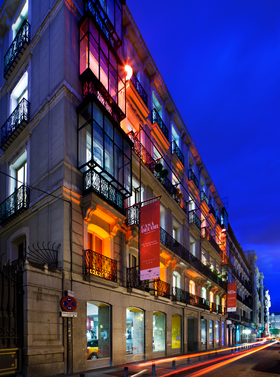 Javier Quero, Óscar Ordóñez, Pablo Casado y Javier Fernández, fachada, "Iluminación Singular", Casa Decor 2014