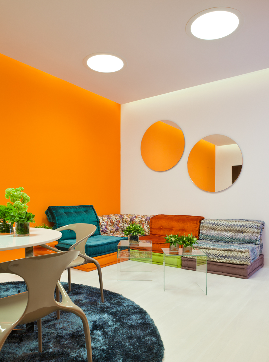 Salón colorista de Marian Lozano en Casa Decor 2014