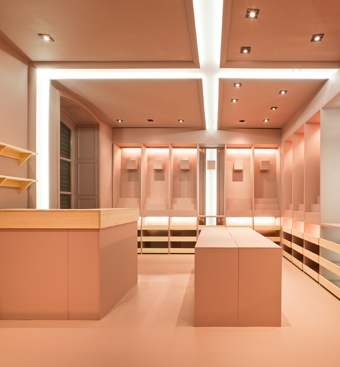 Tienda de diseño por Carlos Aires en Casa Decor 2015