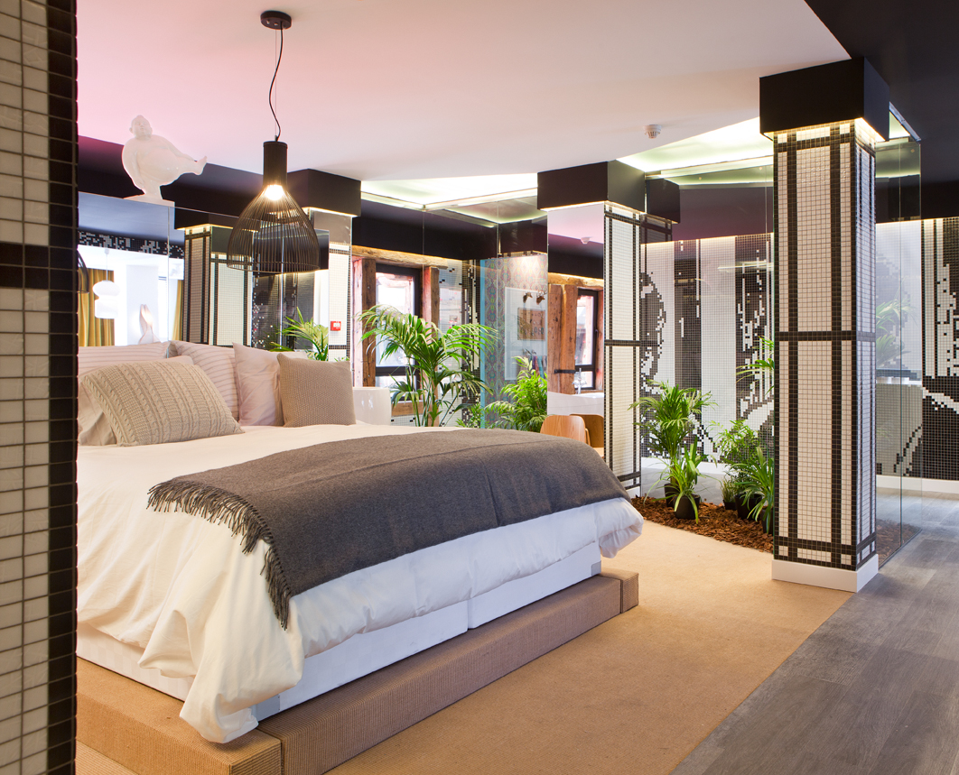Dormitorio multifuncional por Egue y Seta en Casa Decor 2015