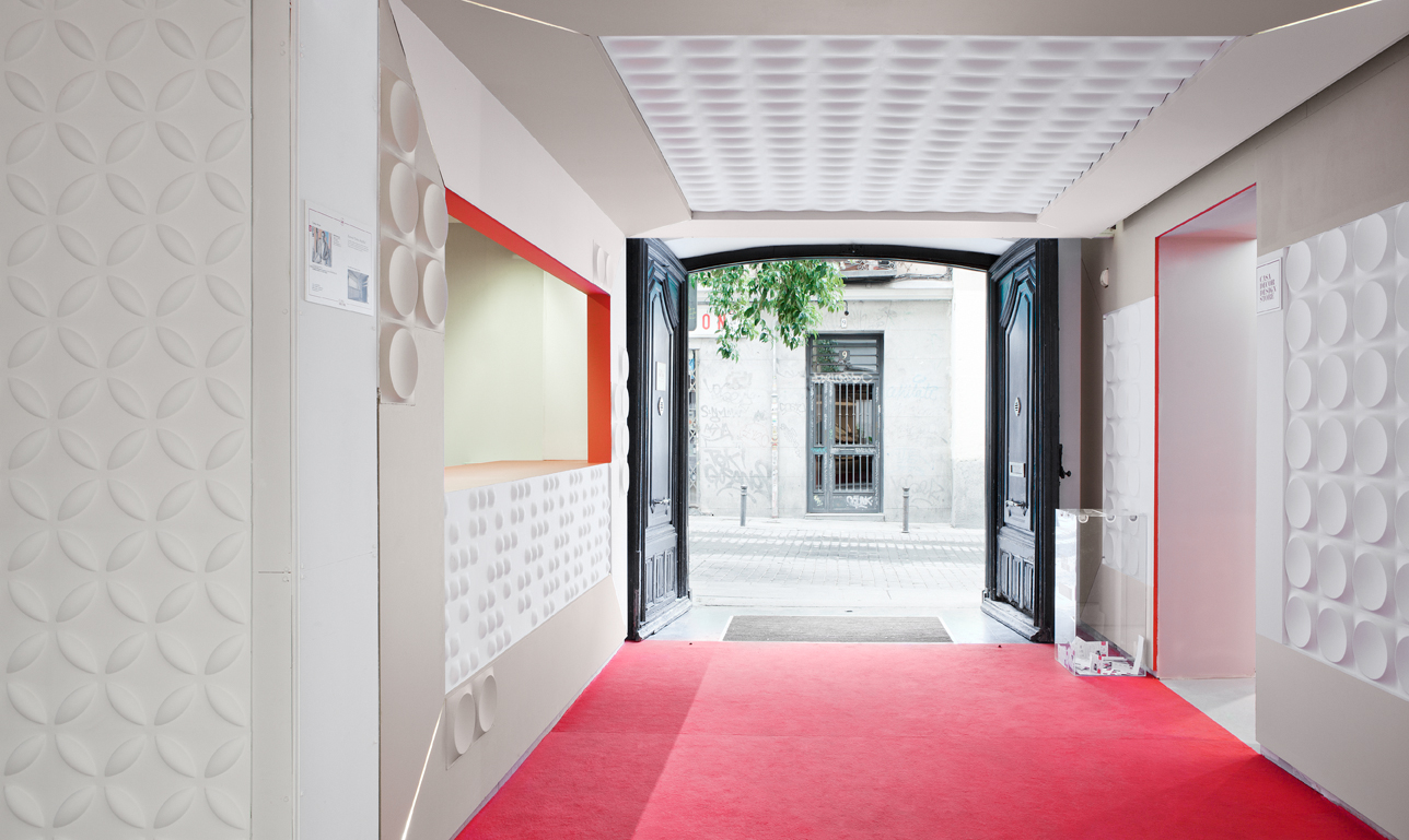 Entrada y taquilla de Casa Decor 2015 por Carlos Aires