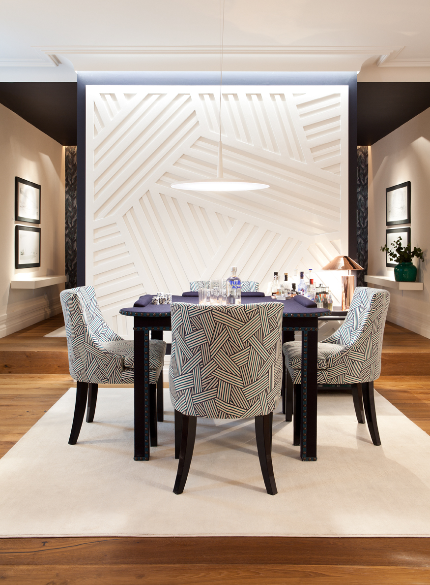 Salón con sala de televisión de Marisa Gallo en Casa Decor 2015