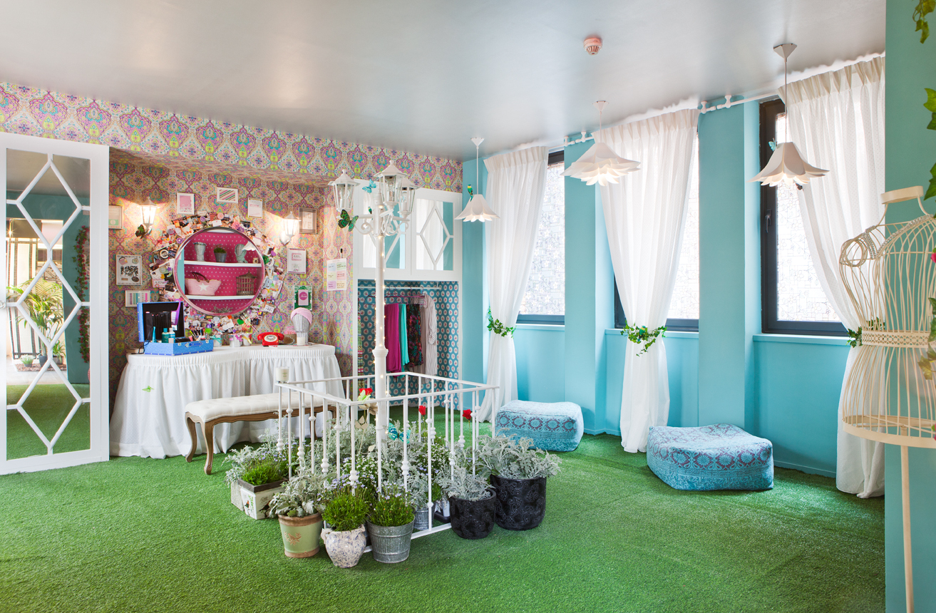 Vestidor con zona de tocador por Santayana Dream en Casa Decor 2015