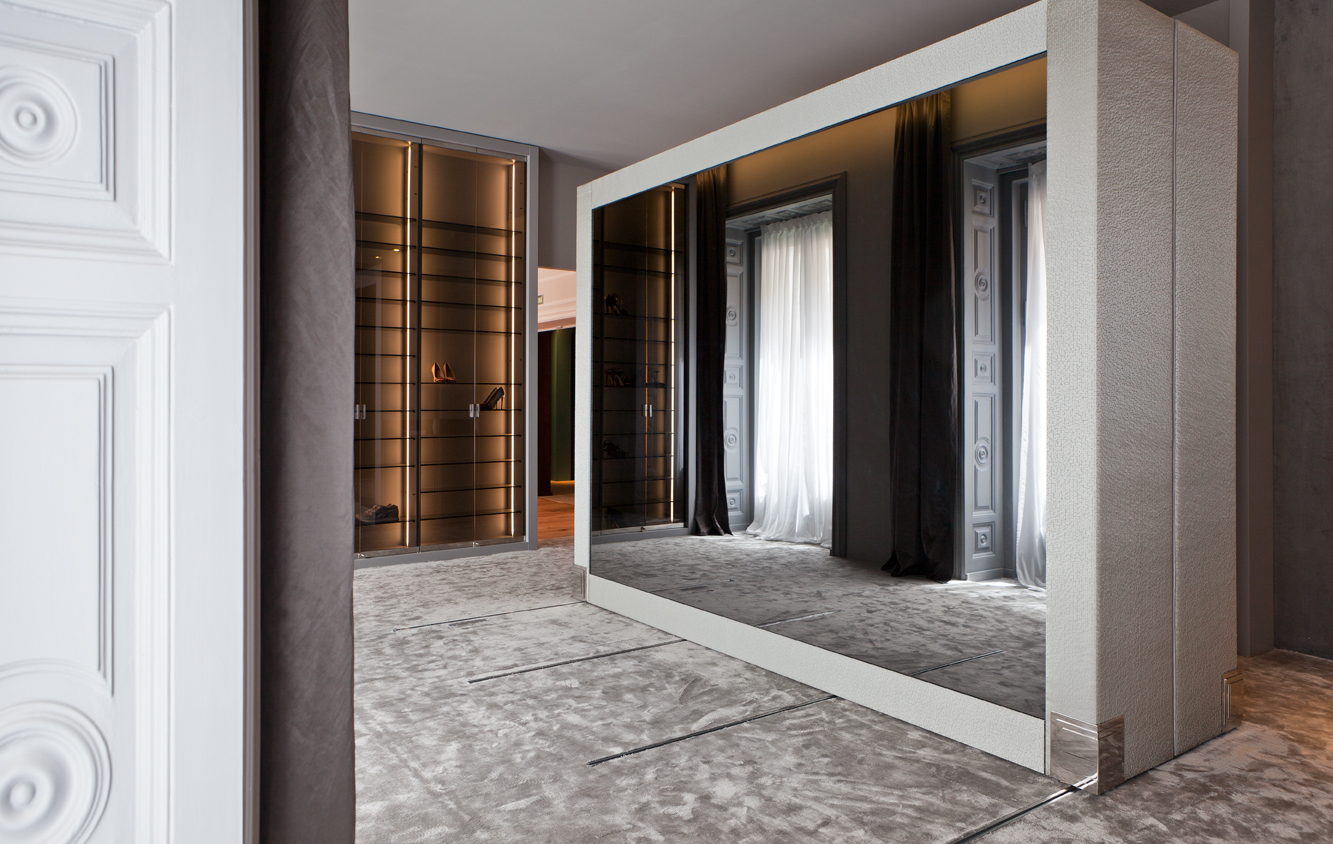 Vestidor dividido en tres zonas, de Sara Folch en Casa Decor 2015