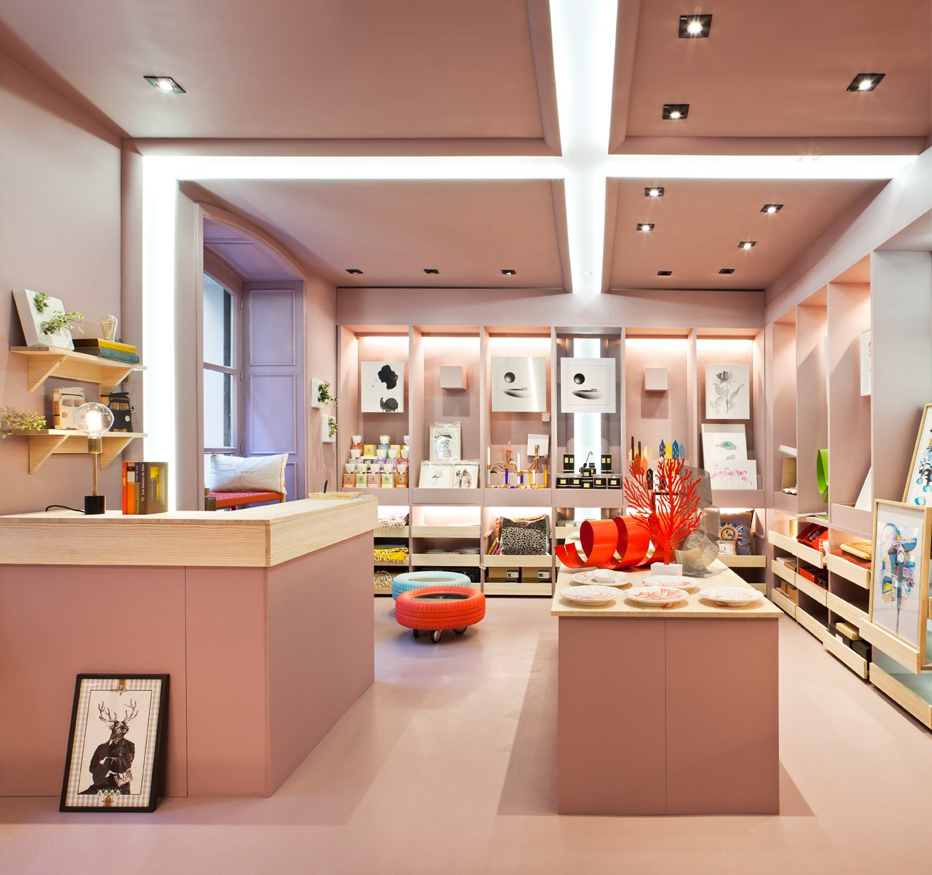 Tienda de diseño por Carlos Aires en Casa Decor 2015