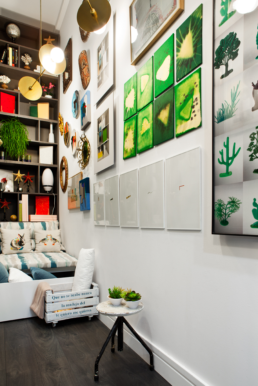 Cocina pequeña de AT Kitchen en Casa Decor 2016