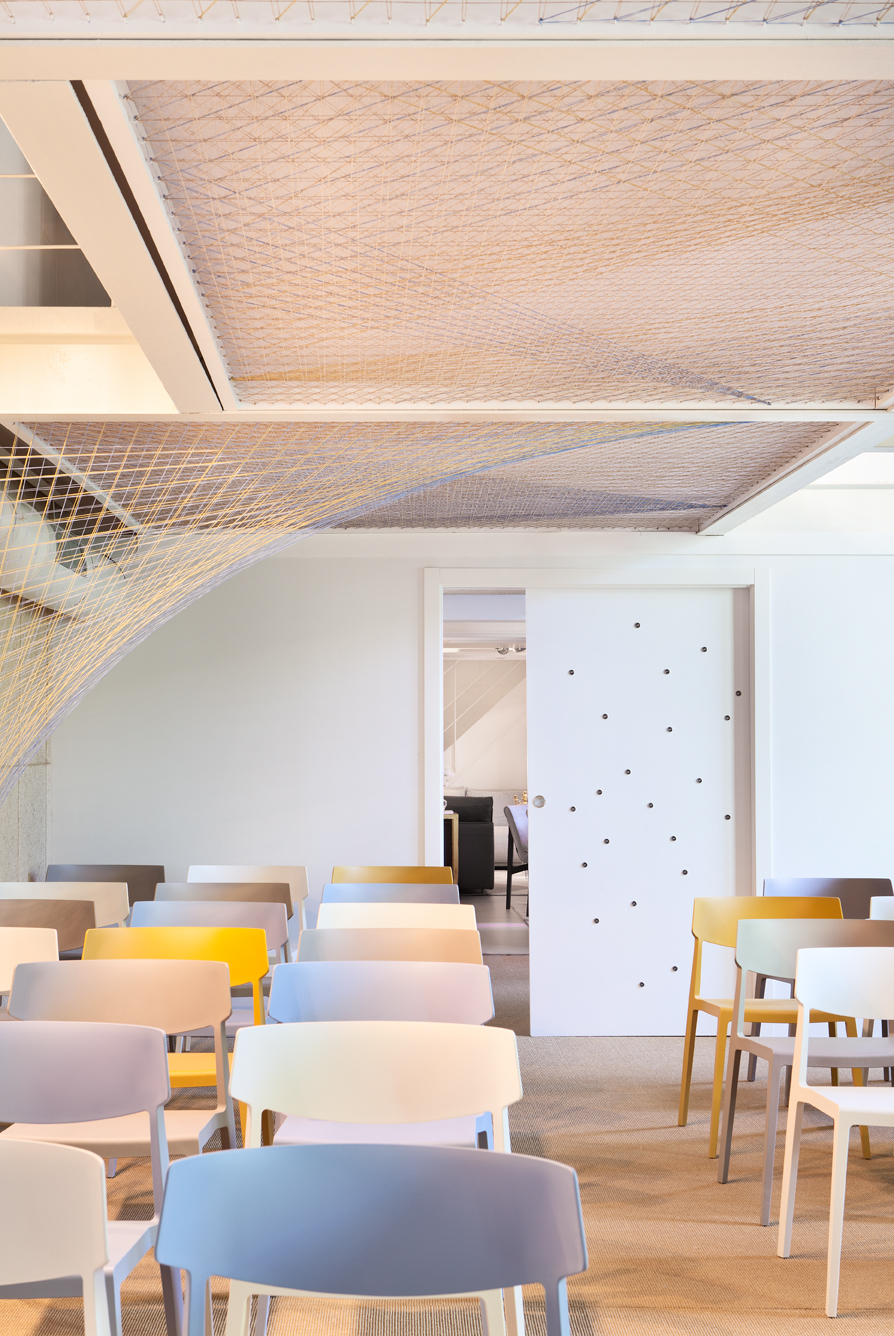 Auditorio y Mural de Expositores realizado por ESNE en Casa Decor 2016