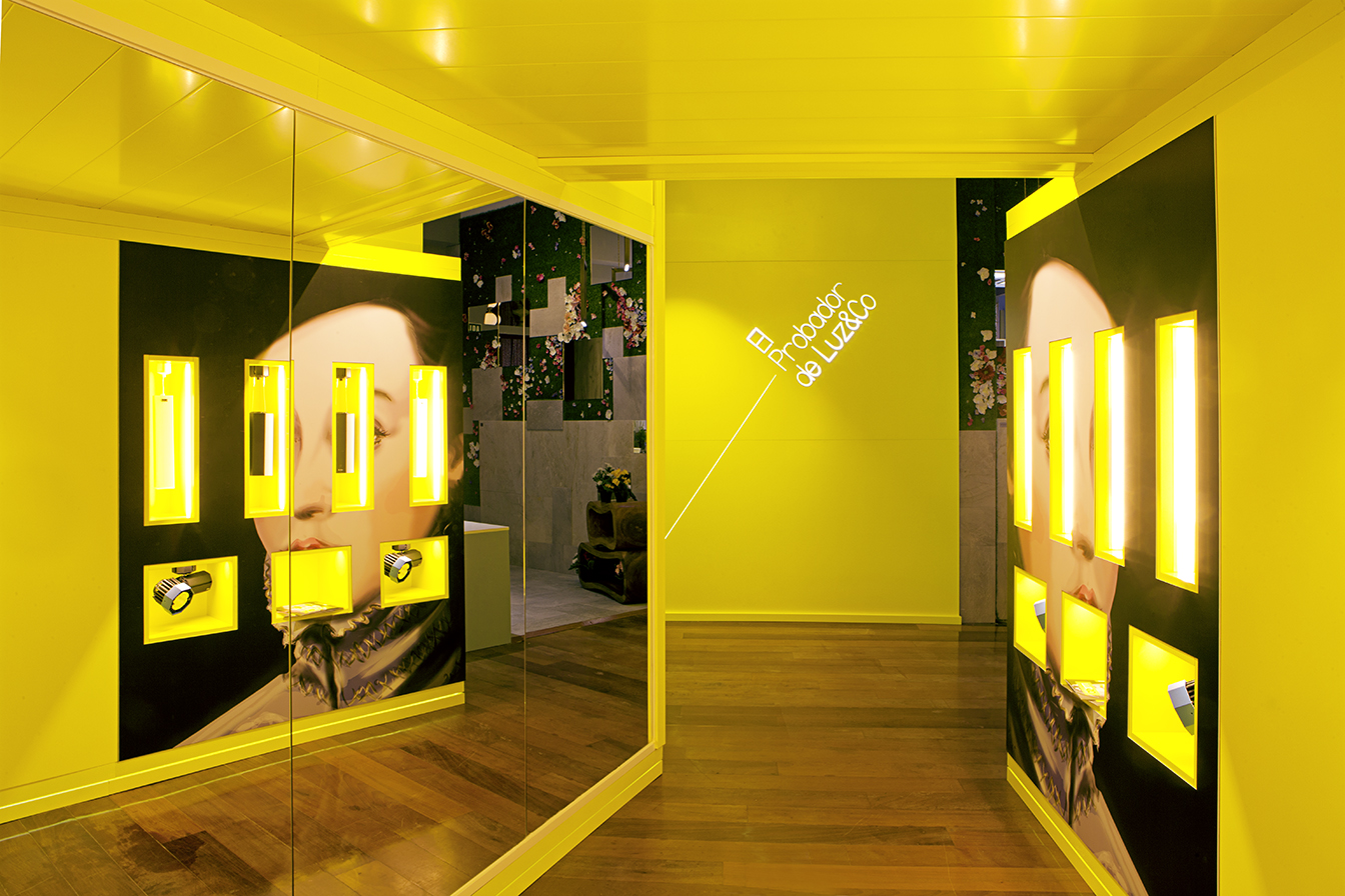 Probador realizado por Carlos Aires para la empresa de iluminación Luzco en Casa Decor 2016