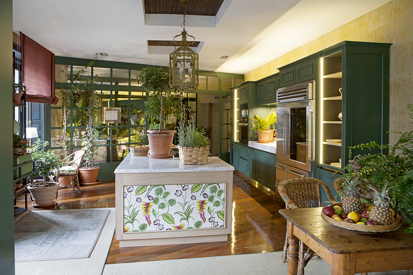 Cocina con jardín y huerto interior, de Murelli para Casa Decor 2016
