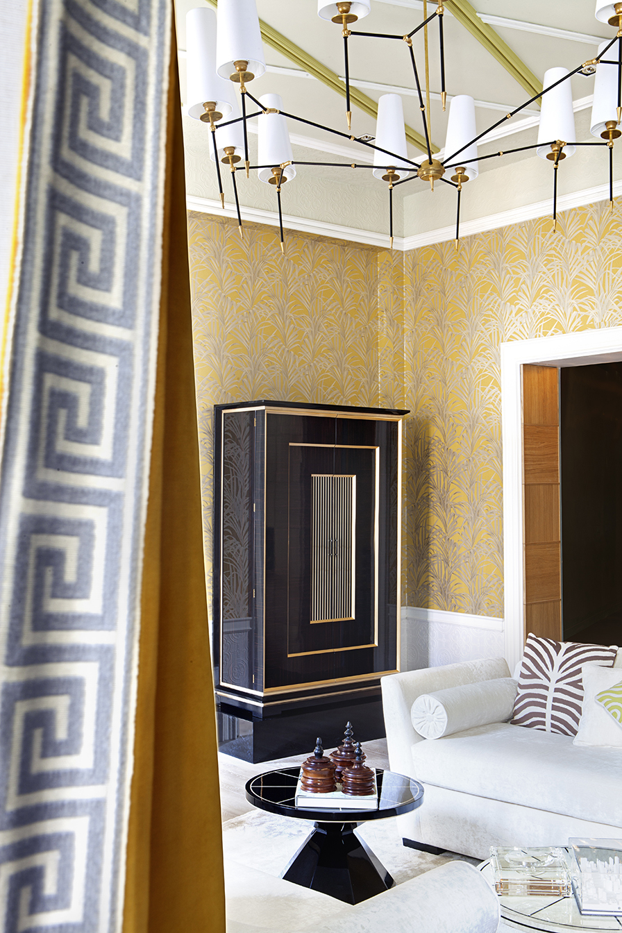Salón ecléctico decorado por Jean Porsche en Casa Decor 2016