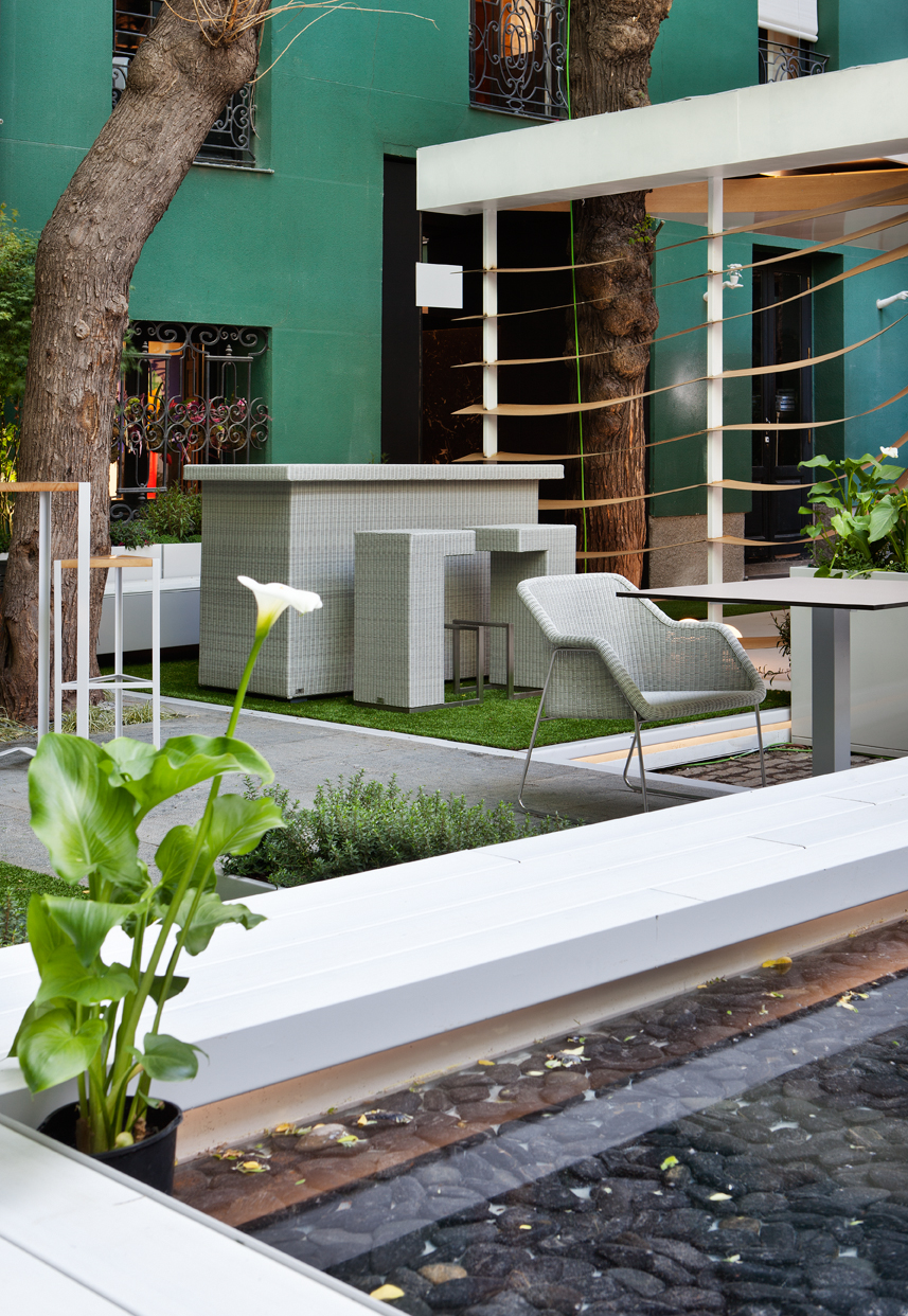 Patio interior proyectado por el paisajista Fernando Pozuelo en Casa Decor 2016