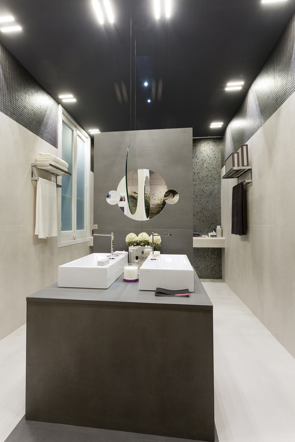 Equipo Neocerámica, cuarto de baño, "Alta costura", en Casa Decor Barcelona 2011
