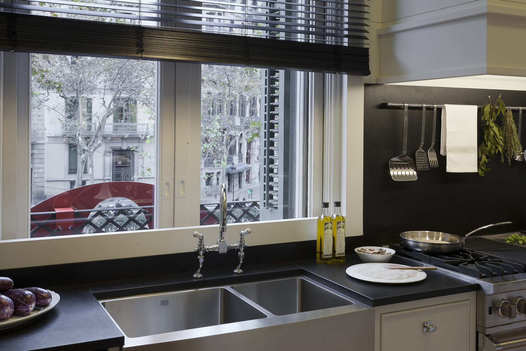 Deulonder, “Cocina, comedor, despensa y planchador”, en Casa Decor Barcelona 2011