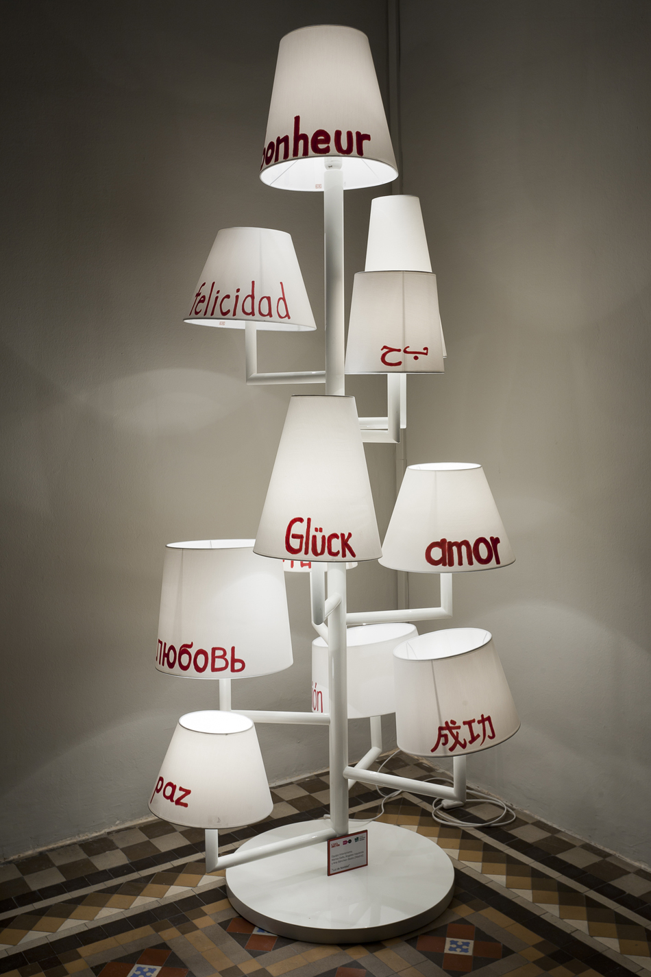 Binomio Interiorismo, espacio FEM, "Tienda de Navidad", en Casa Decor Barcelona 2011