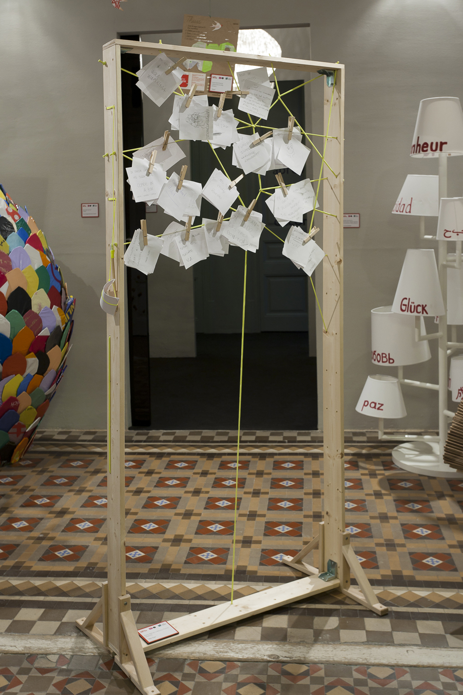 Binomio Interiorismo, espacio FEM, "Tienda de Navidad", en Casa Decor Barcelona 2011