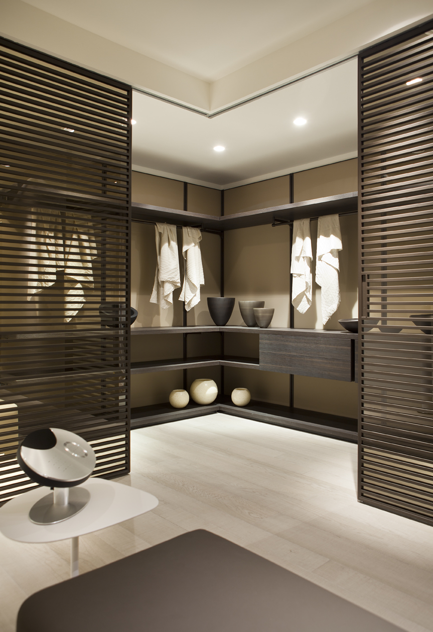 Equipo Criteri Studio, baño con vestidor, "Esencia interior", en Casa Decor 2012