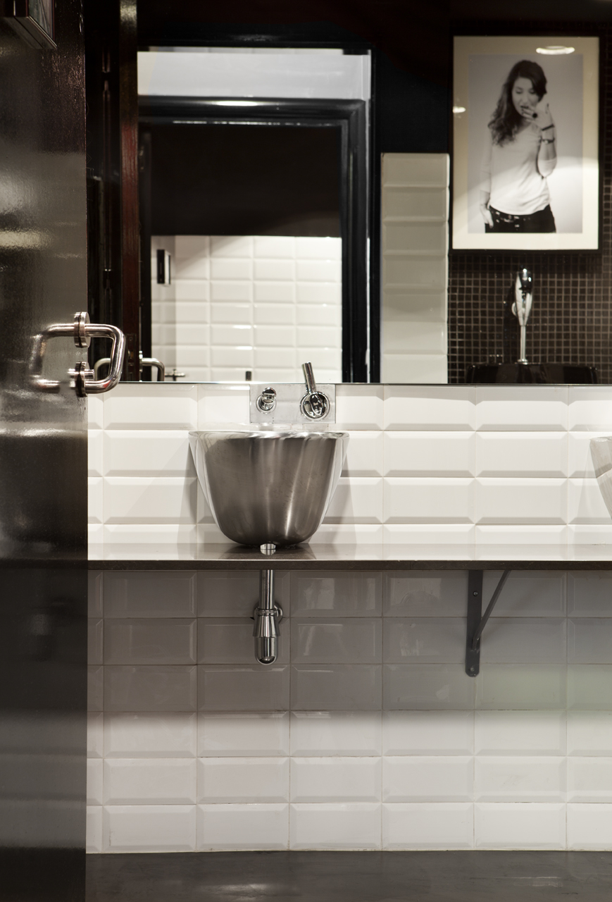 Baños públicos por Miriam Almanzar y Jana San Juan en Casa Decor Barcelona 2012