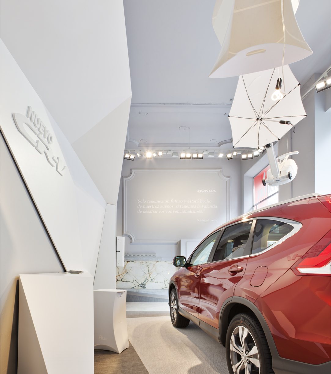 Marta Budó y Pepe Bustamante, taquilla, “Espacio Honda”, en Casa Decor Barcelona 2012