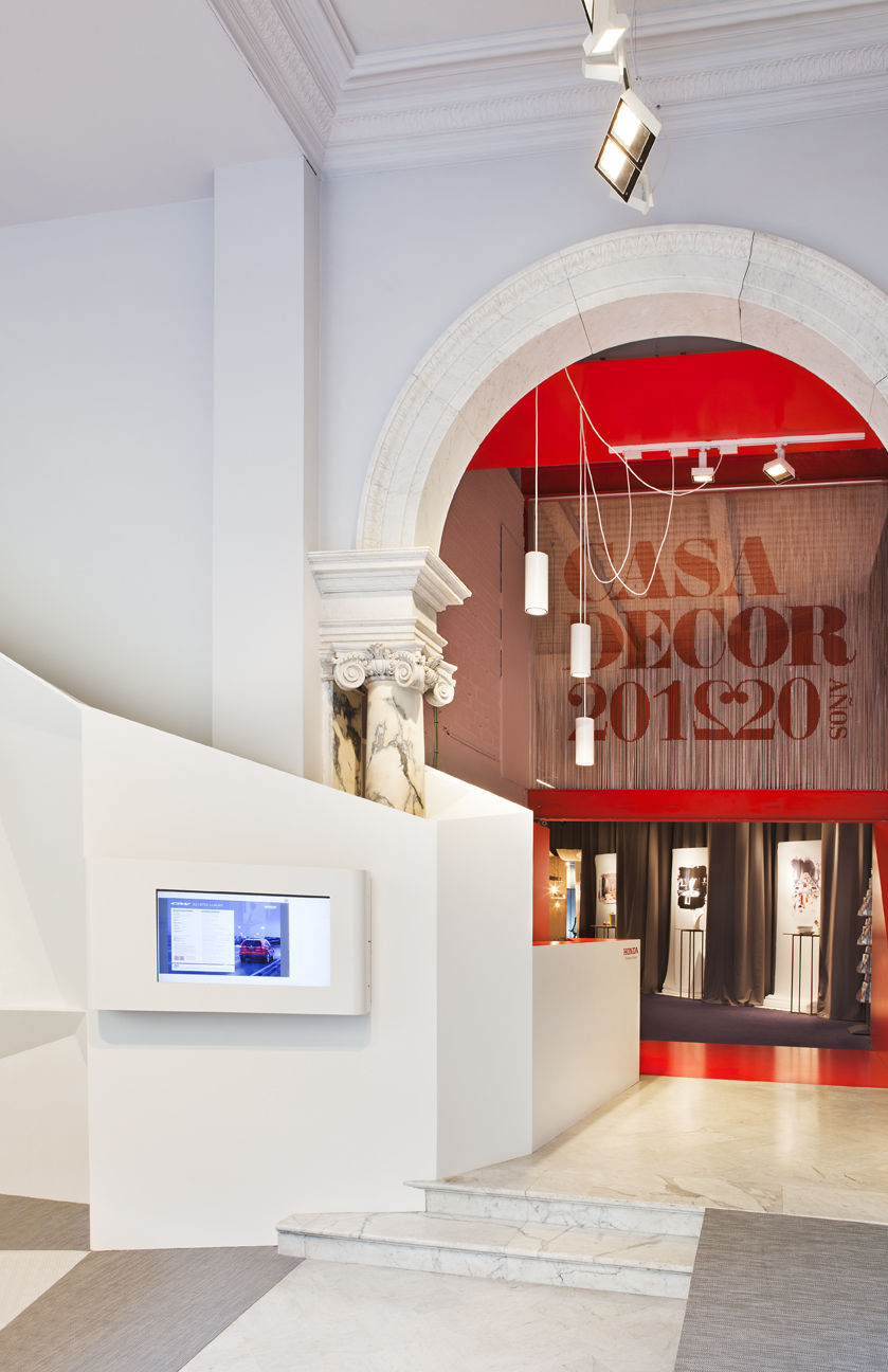 Marta Budó y Pepe Bustamante, taquilla, “Espacio Honda”, en Casa Decor Barcelona 2012