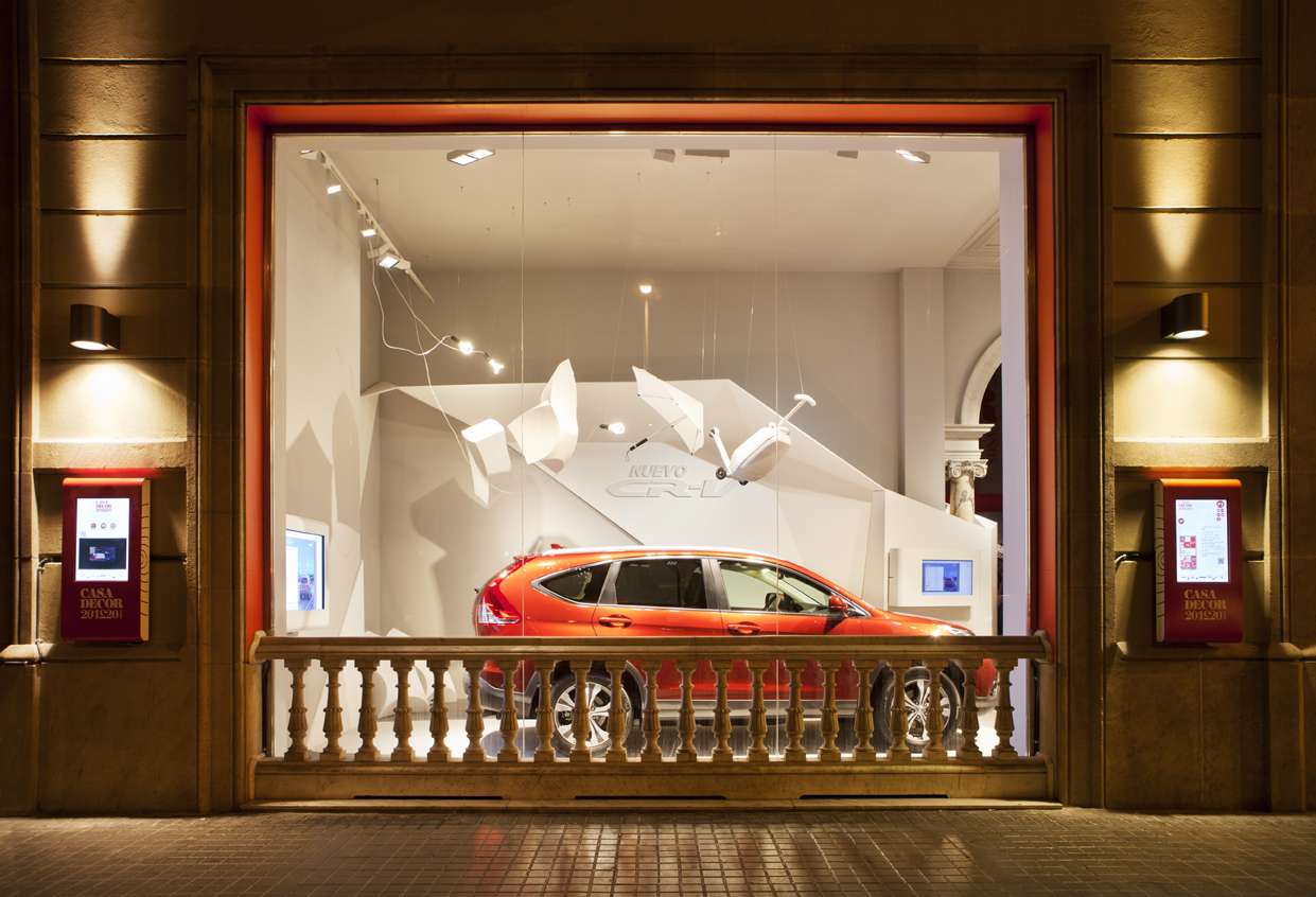 Marta Arcaya y Elisa Codina para ERCO Iluminación “Dark Sky” en Casa Decor Barcelona 2012