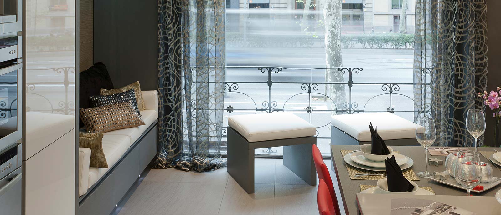 Ferrán Blanco, Apartamento – «Cocina-estar, plancha y sala de baño»