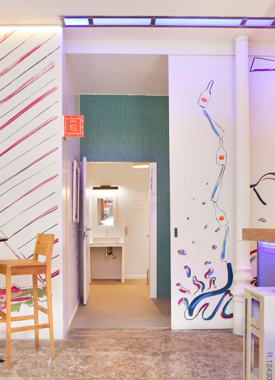 Baños públicos de Ingrid Aparicio, Marina Bertrán y Mireia Bidasoa en Casa Decor 2014