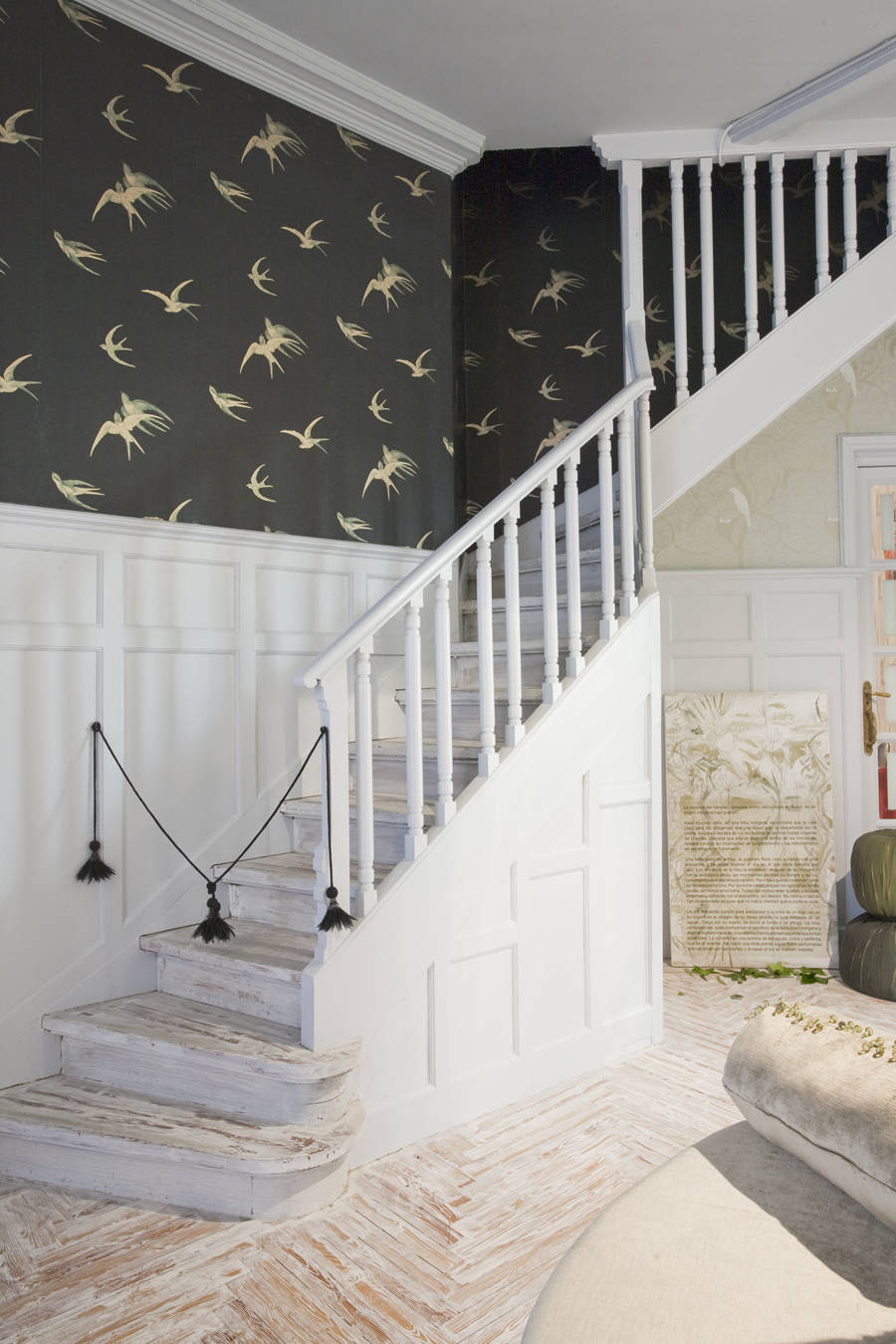Hall modernista por Dione Calza y Teresa Jara en Casa Decor 2010