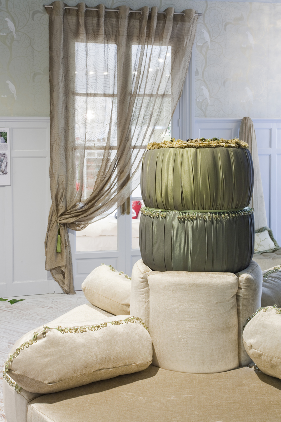Hall modernista por Dione Calza y Teresa Jara en Casa Decor 2010
