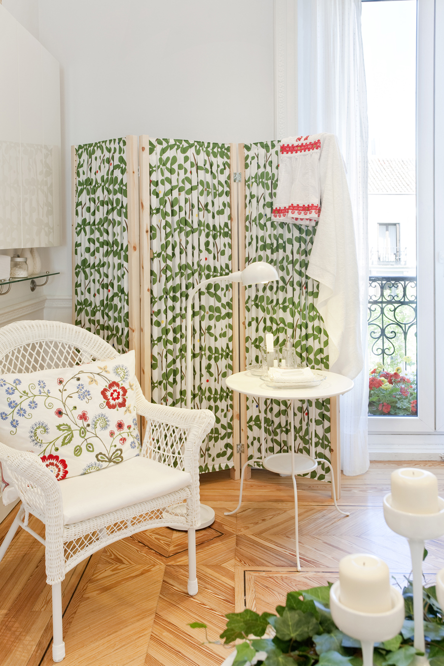 Dormitorio con baño integrado por Ikea en Casa Decor Madrid 2010