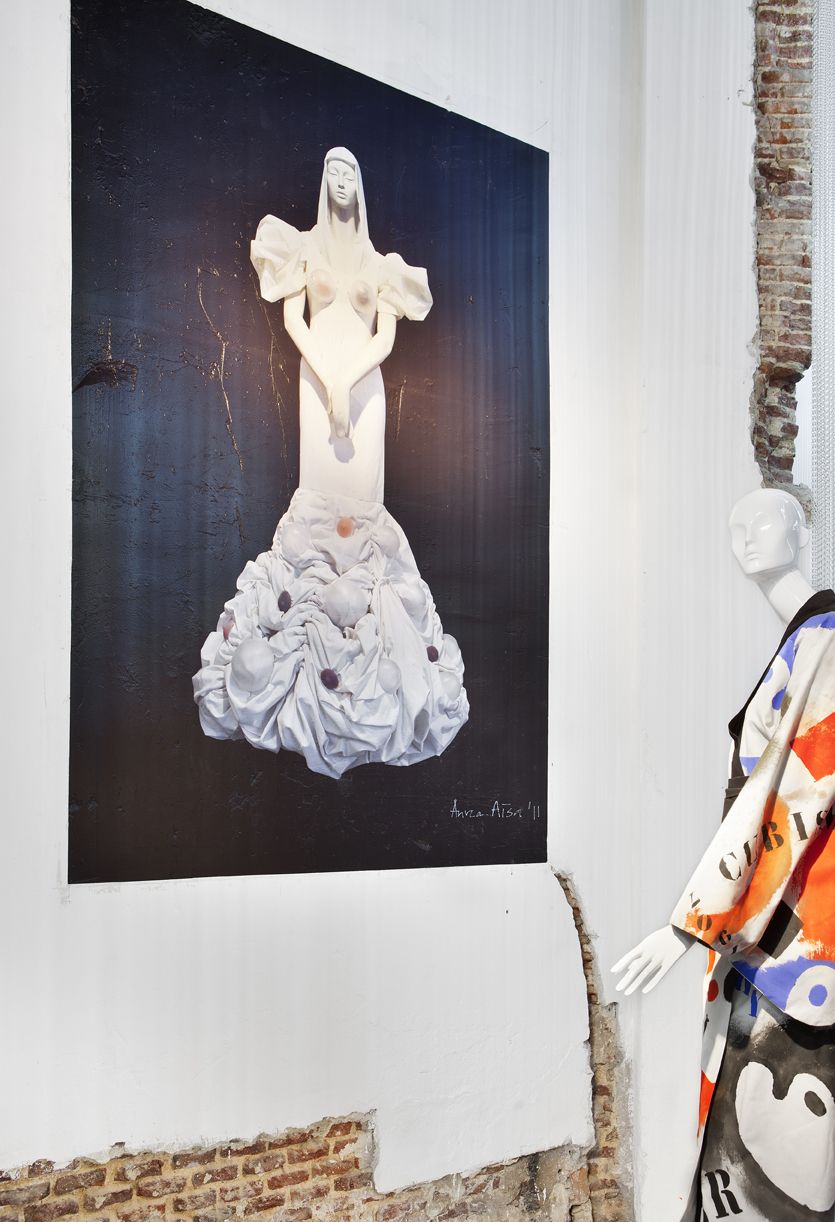 Ana Luz Zurrón y Cathaysa Grillo, espacio mosa y arte, "Espacio FASHION ART by Manuel Fernández" en Casa Decor Madrid 2012
