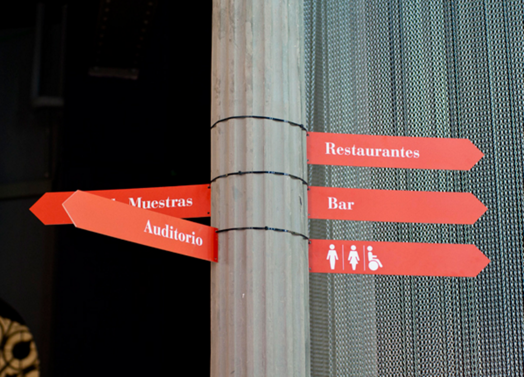 Carrie van Hise, señalética, "Cruce de Caminos" en Casa Decor en Madrid 2012