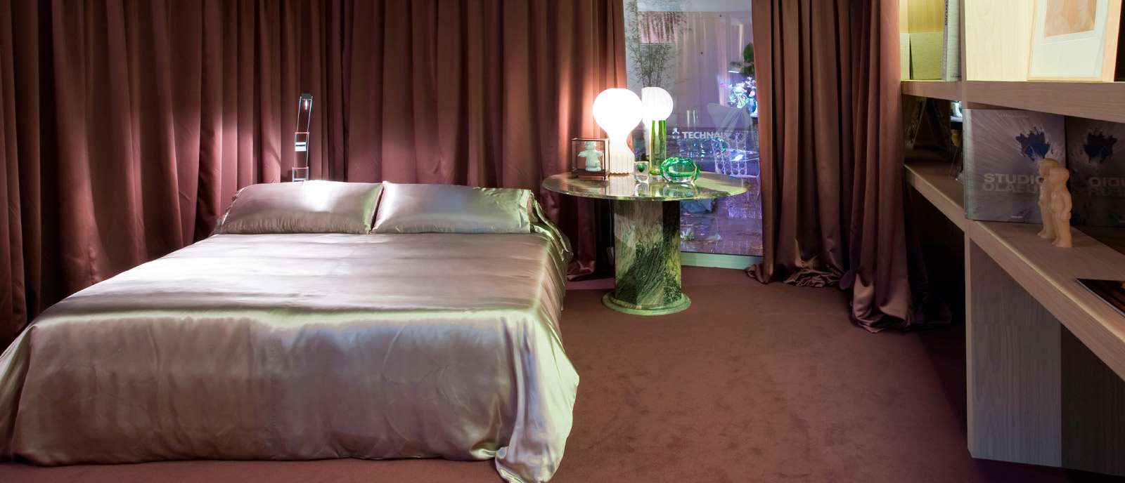 Dormitorio femenino –  “Euphoria” by CALVIN KLEIN