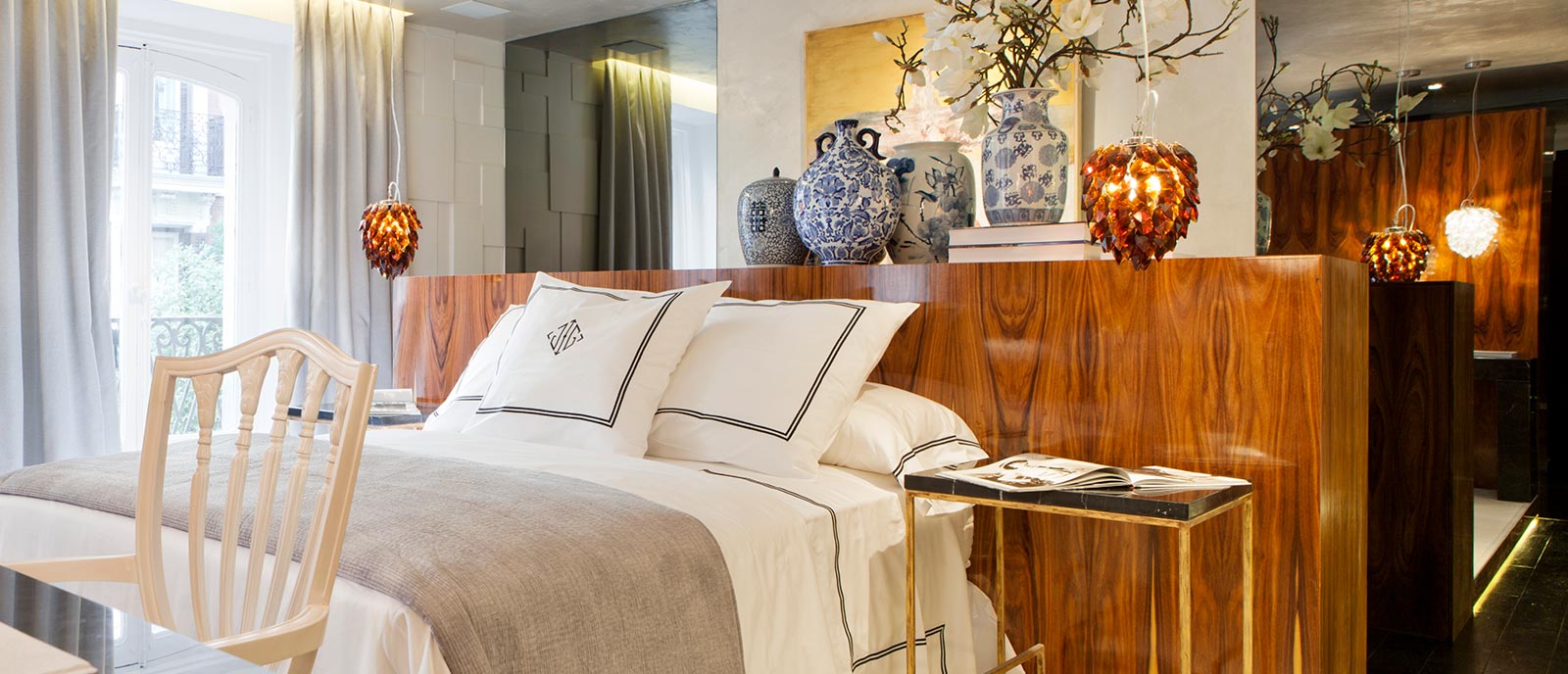 Dormitorio en suite – “Bedroom”