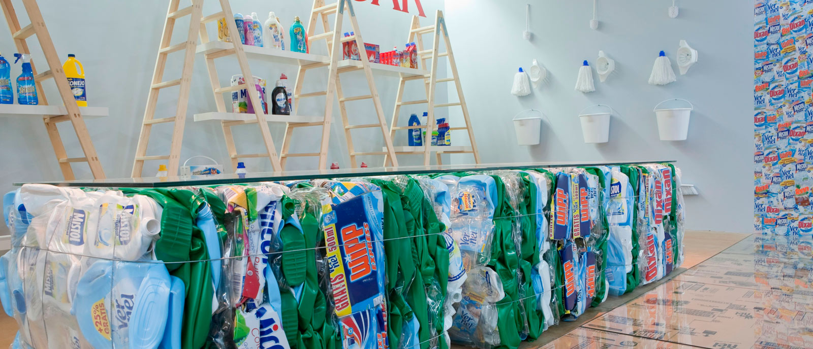 Espacio HENKEL – “Hogar… limpio hogar”