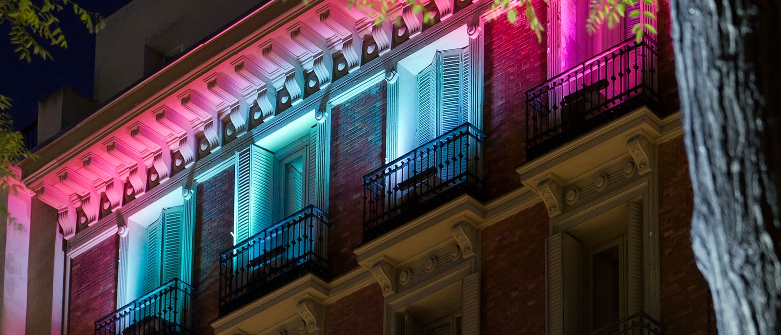 Intervención de fachada – «Classic Coloured»