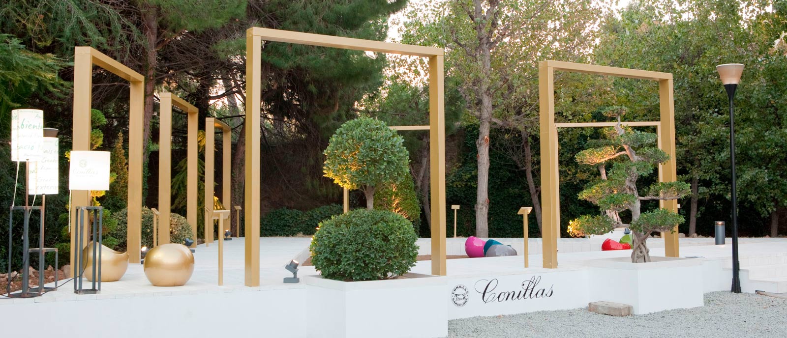 Zona exterior – “El arte entra al jardín”